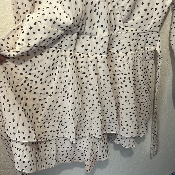 White and grey polka dot romper XL - Picture 3 of 4